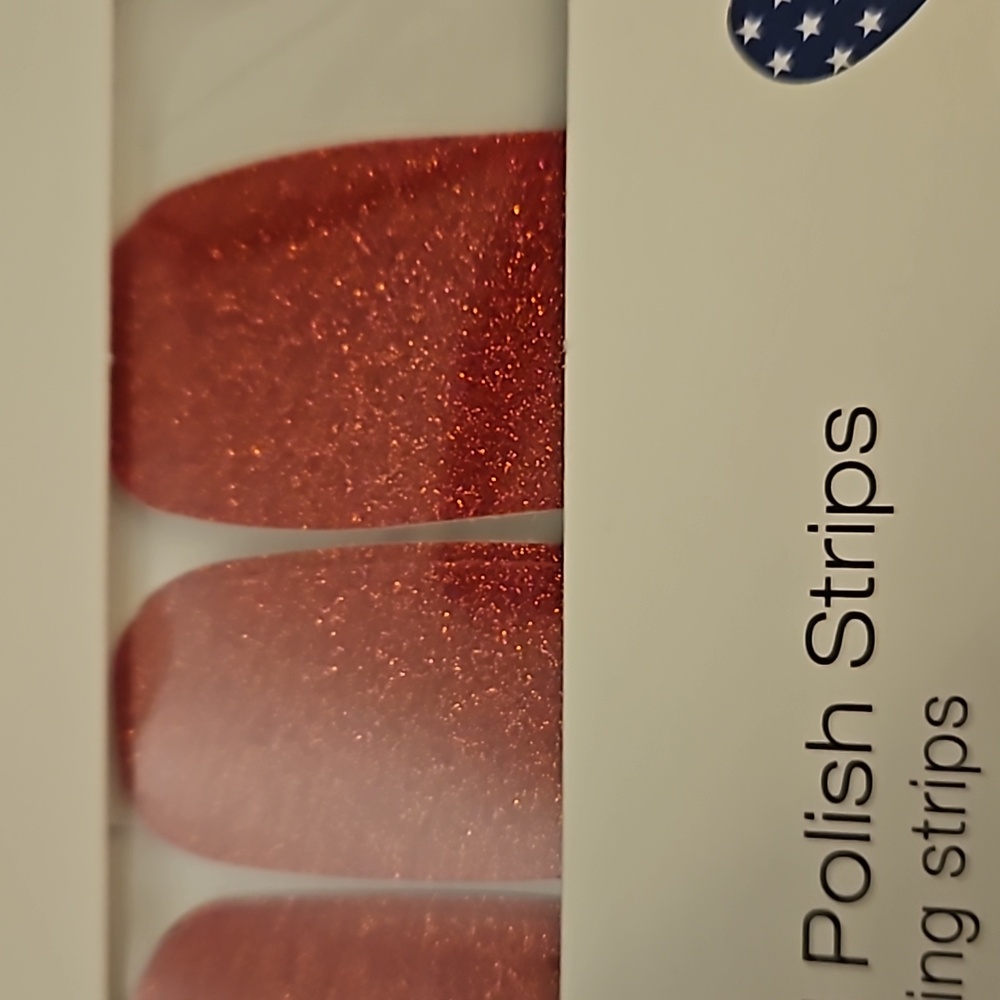 *Cran-tastic* Color Street - Picture 2 of 4